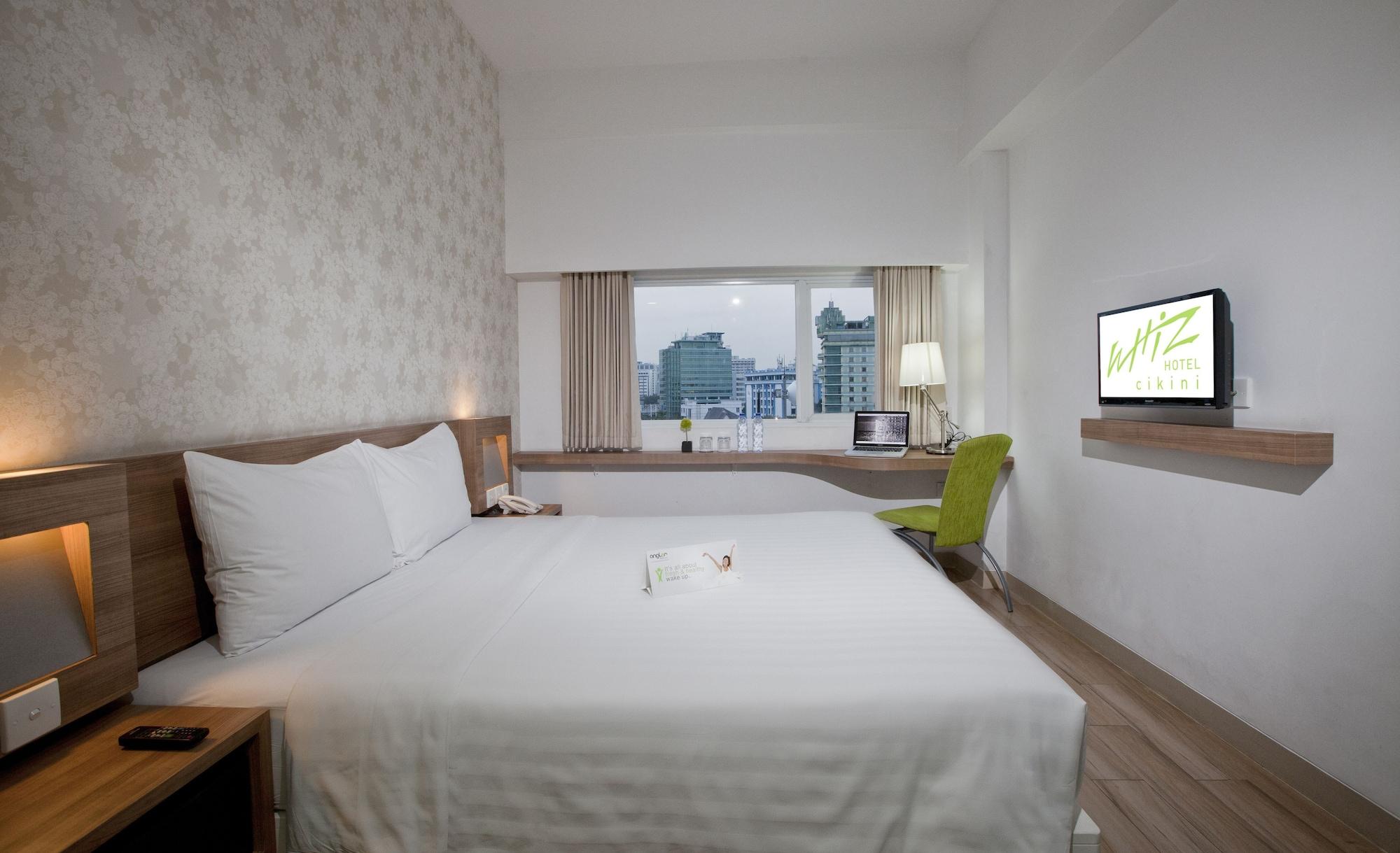 Whiz Hotel Cikini Jakarta Exterior photo