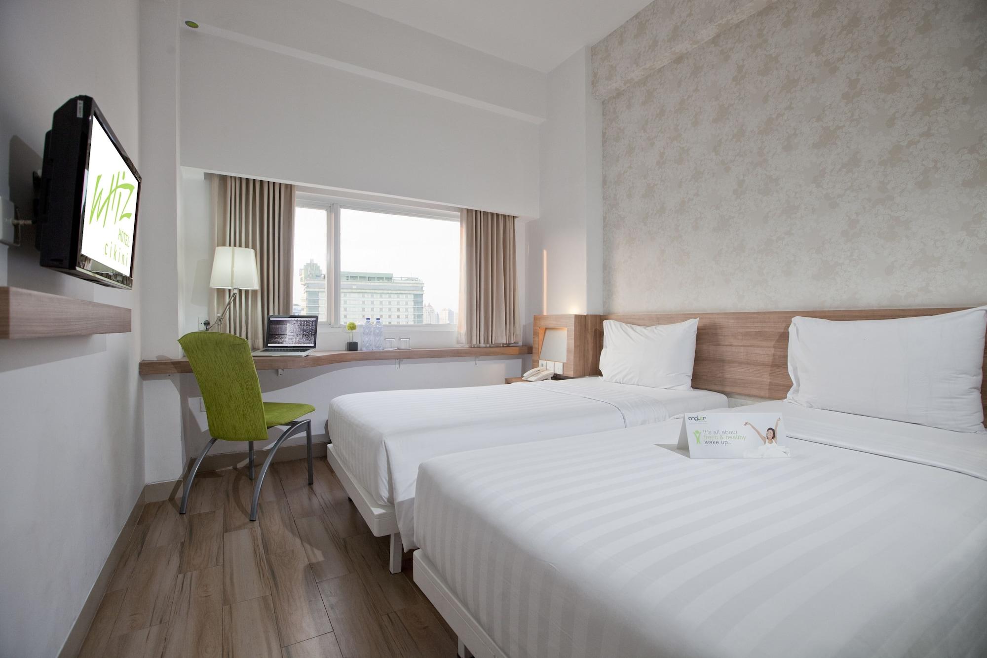 Whiz Hotel Cikini Jakarta Exterior photo