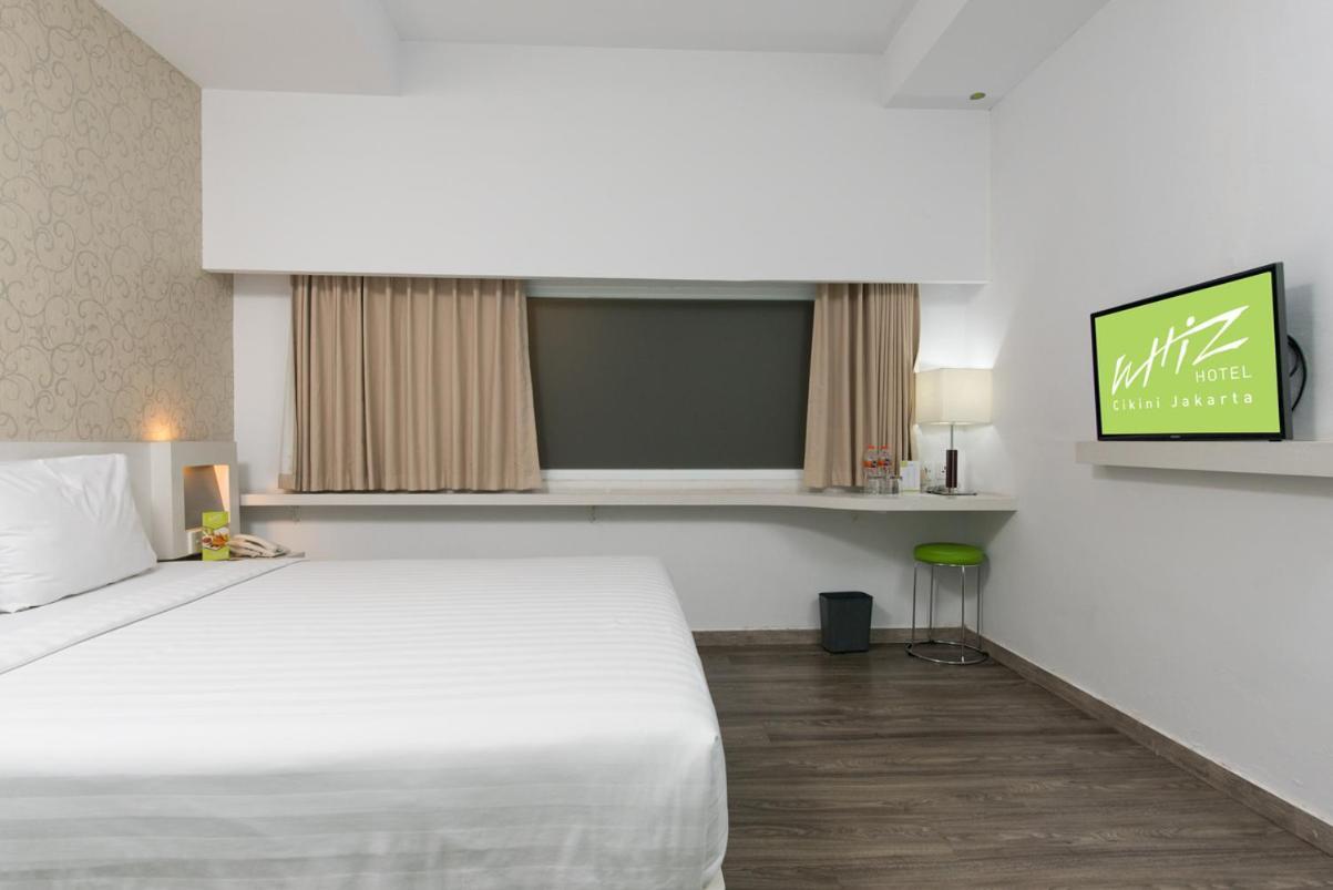 Whiz Hotel Cikini Jakarta Exterior photo