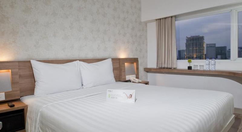 Whiz Hotel Cikini Jakarta Exterior photo