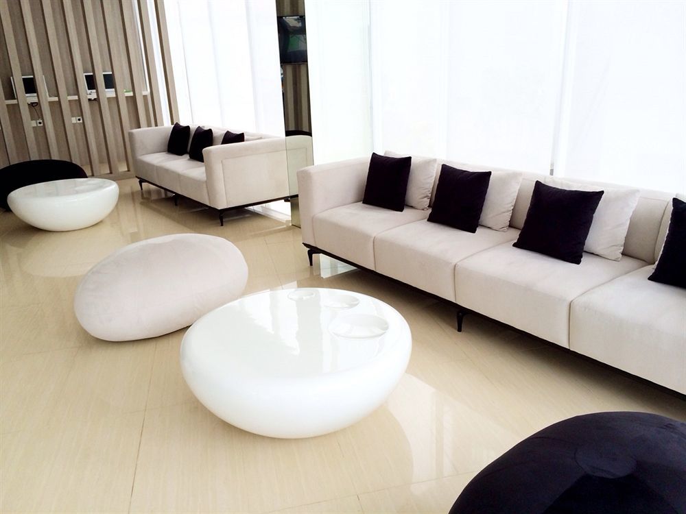 Whiz Hotel Cikini Jakarta Exterior photo